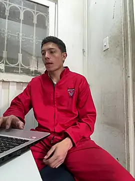 Snapshot of santiObrero chatting on 05-07-26, 04:10 santiObrero online show from 05-07-26, 04:10