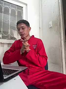 Snapshot of santiObrero chatting on 05-29-26, 03:29 santiObrero online show from 05-29-26, 03:29