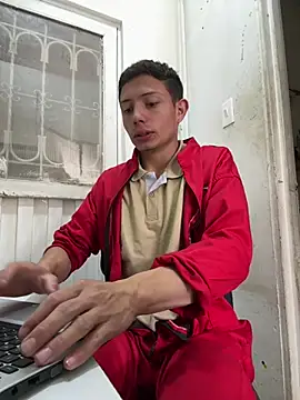 Snapshot of santiObrero chatting on 04-30-26, 04:03 santiObrero online show from 04-30-26, 04:03