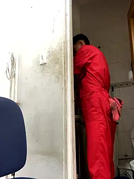 Snapshot of santiObrero chatting on 02-05-26, 04:47 santiObrero online show from 02-05-26, 04:47