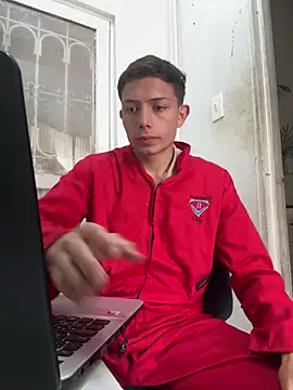 Snapshot of santiObrero chatting on 05-04-26, 03:26 santiObrero online show from 05-04-26, 03:26