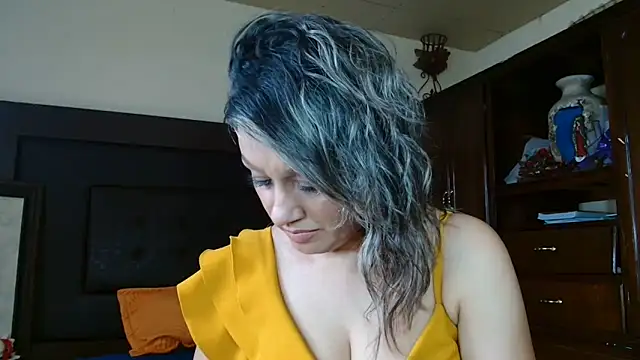 Snapshot of aitanalove_ chatting on 06-11-26, 10:51 aitanalove online show from 06-11-26, 10:51