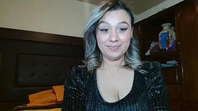 Snapshot of aitanalove_ chatting on 05-19-26, 01:56 aitanalove online show from 05-19-26, 01:56