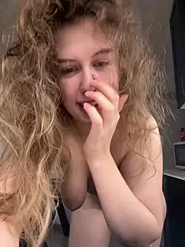 LilianBliss online show from 07-18-26, 07:22