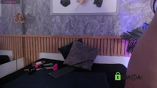 Marilyndackaria  online show from 02-12-26, 11:21