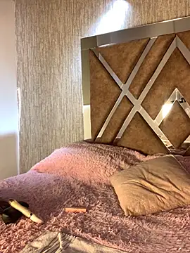 TianaRios Pink online show from 02-01-26, 04:05