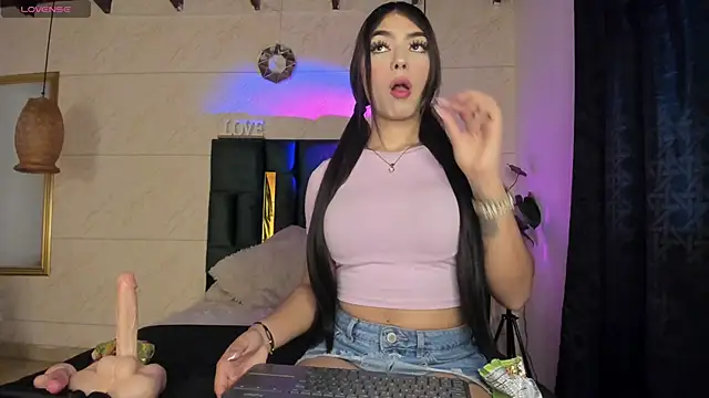 Snapshot of sophia_willliamss chatting on 02-16-26, 11:42 sophia willliamss online show from 02-16-26, 11:42