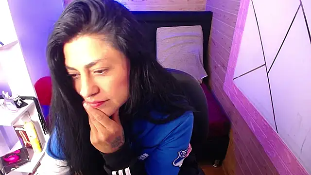 clara luna online show from 03-30-26, 10:44