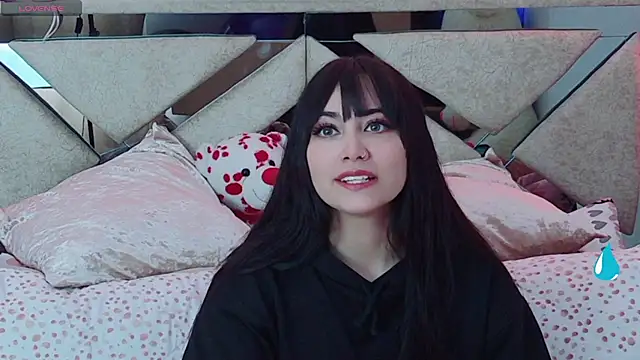 Snapshot of Sabrinaaa__ chatting on 07-16-26, 03:20 Sabrinaaa online show from 07-16-26, 03:20
