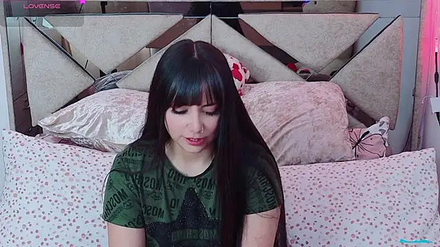 Snapshot of Sabrinaaa__ chatting on 07-29-26, 04:39 Sabrinaaa online show from 07-29-26, 04:39