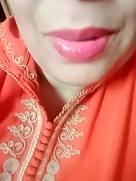 Snapshot of Naughty-Yousra chatting on 05-15-26, 08:34 Naughty-Yousra online show from 05-15-26, 08:34
