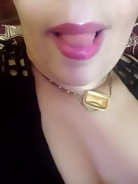 Snapshot of Naughty-Yousra chatting on 05-16-26, 08:46 Naughty-Yousra online show from 05-16-26, 08:46