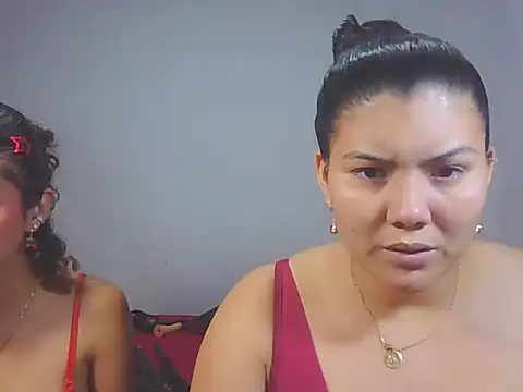 Snapshot of Helena-Paola chatting on 02-04-26, 05:13 Helena-Paola online show from 02-04-26, 05:13