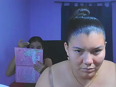 Snapshot of Helena-Paola chatting on 02-08-26, 05:05 Helena-Paola online show from 02-08-26, 05:05