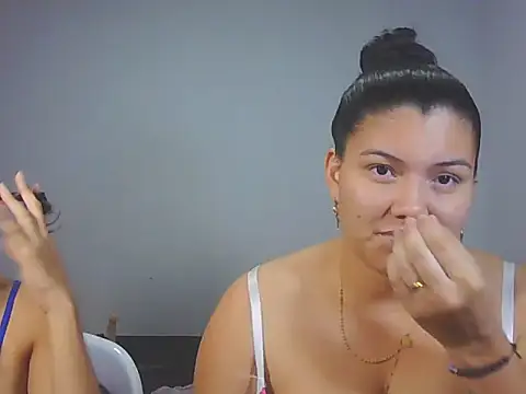 Snapshot of Helena-Paola chatting on 02-01-26, 11:25 Helena-Paola online show from 02-01-26, 11:25