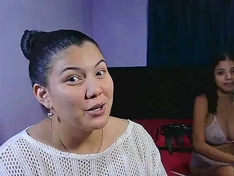 Helena-Paola online show from 03-25-26, 03:17