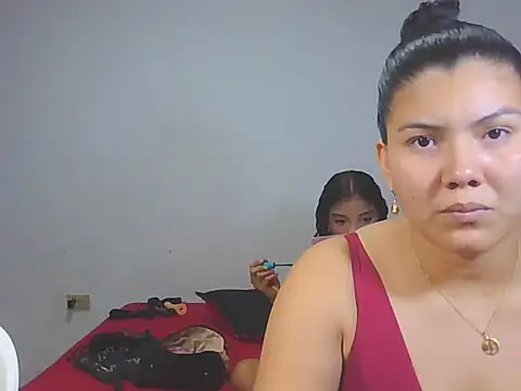 Snapshot of Helena-Paola chatting on 02-05-26, 03:13 Helena-Paola online show from 02-05-26, 03:13