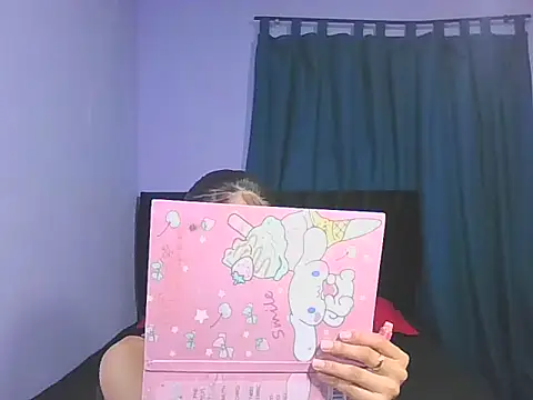 Snapshot of Helena-Paola chatting on 02-17-26, 11:35 Helena-Paola online show from 02-17-26, 11:35