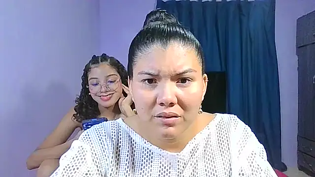 Snapshot of Helena-Paola chatting on 02-20-26, 05:26 Helena-Paola online show from 02-20-26, 05:26