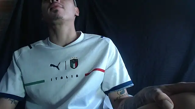 Andres1037 online show from 02-09-26, 04:27