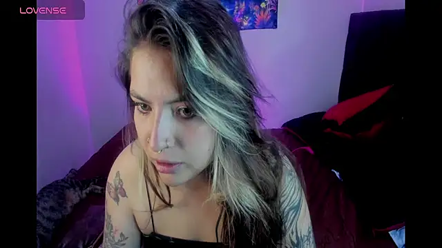 Snapshot of lunaa_rayy420 chatting on 06-21-26, 05:35 lunaa rayy420 online show from 06-21-26, 05:35