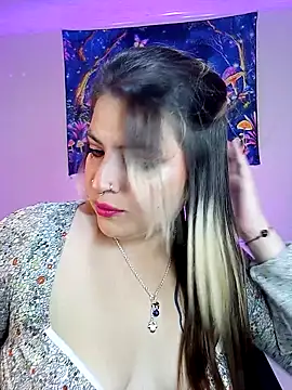 Snapshot of lunaa_rayy420 chatting on 06-17-26, 12:43 lunaa rayy420 online show from 06-17-26, 12:43