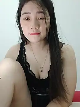 Snapshot of LoveLillyy69 chatting on 05-29-26, 01:39 LoveLillyy69 online show from 05-29-26, 01:39