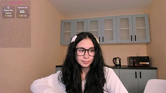 Snapshot of GiovannaAntonelli chatting on 05-24-26, 05:29 GiovannaAntonelli online show from 05-24-26, 05:29