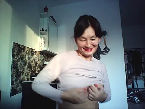 Snapshot of bella2322 chatting on 02-01-26, 11:30 bella2322 online show from 02-01-26, 11:30