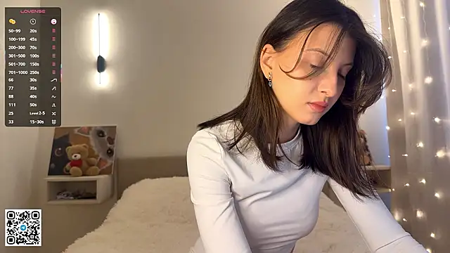 Snapshot of LouiseChavez chatting on 02-08-26, 05:16 LouiseChavez online show from 02-08-26, 05:16