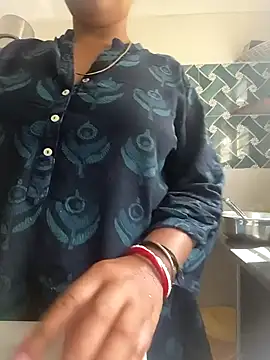 Hot-Tinaa online show from 04-11-26, 09:13