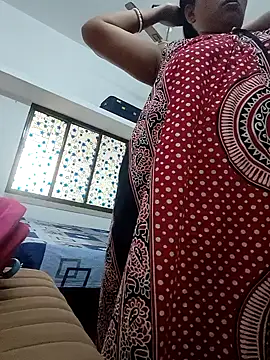 Hot-Tinaa online show from 04-17-26, 03:09