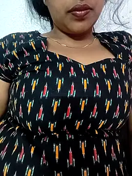 Hot-Tinaa online show from 03-19-26, 02:11