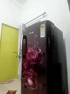 Hot-Tinaa online show from 02-25-26, 01:39