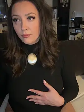 21tweetypie21 online show from 02-15-26, 07:02