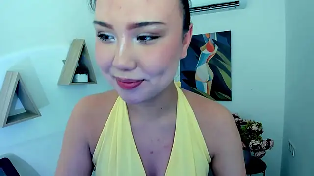 GlowMe online show from 04-12-26, 03:32