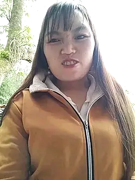 Snapshot of lia-coy chatting on 04-24-26, 12:45 lia-coy online show from 04-24-26, 12:45