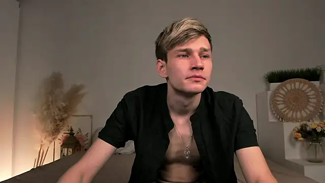 Snapshot of Volan_Starts chatting on 02-09-26, 04:10 Volan Starts online show from 02-09-26, 04:10