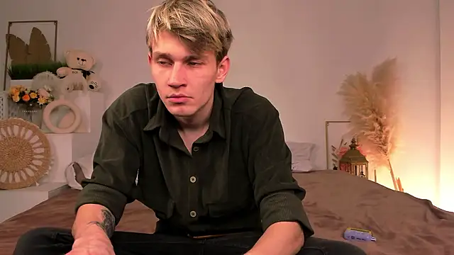 Snapshot of Volan_Starts chatting on 03-01-26, 12:05 Volan Starts online show from 03-01-26, 12:05