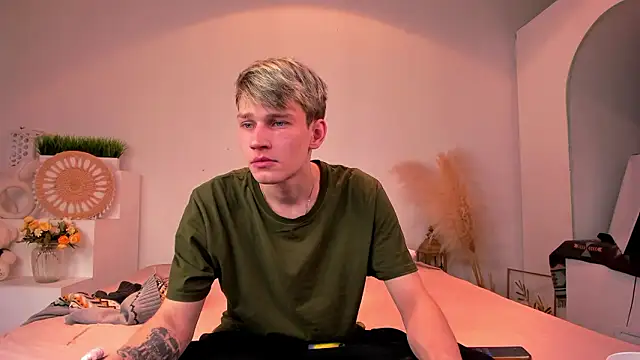 Snapshot of Volan_Starts chatting on 02-01-26, 04:11 Volan Starts online show from 02-01-26, 04:11