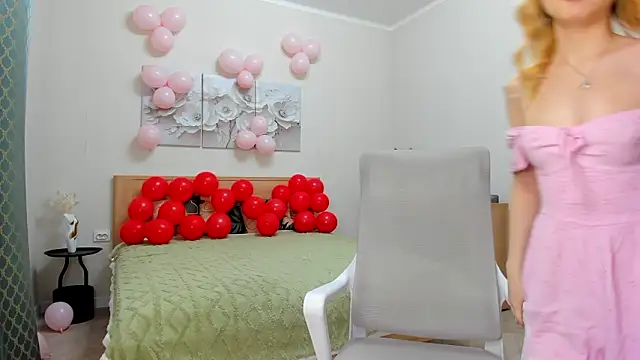 Snapshot of sweet_bl0nde chatting on 02-14-26, 08:47 sweet bl0nde online show from 02-14-26, 08:47