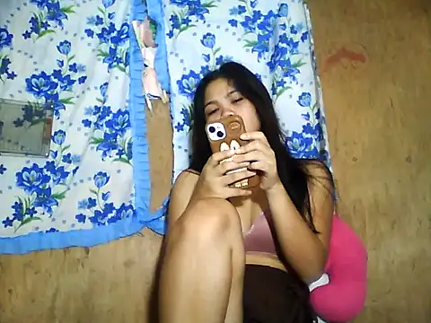 PinaySkinnyJust18 online show from 06-11-26, 09:34