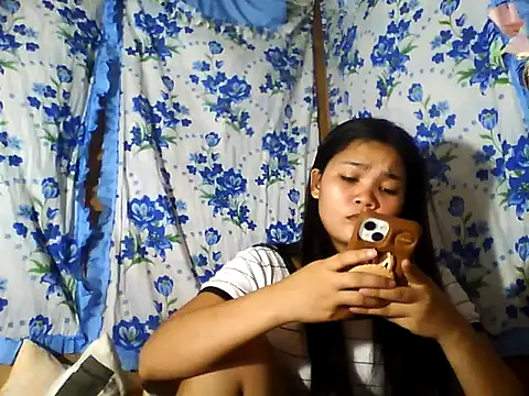 PinaySkinnyJust18 online show from 06-30-26, 10:43