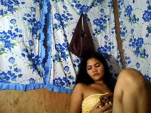 PinaySkinnyJust18 online show from 06-27-26, 10:21