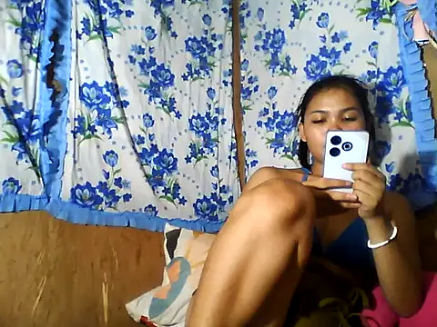 PinaySkinnyJust18 online show from 06-20-26, 04:39