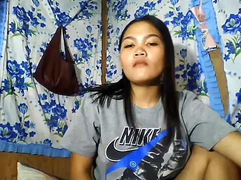 PinaySkinnyJust18 online show from 06-21-26, 10:04