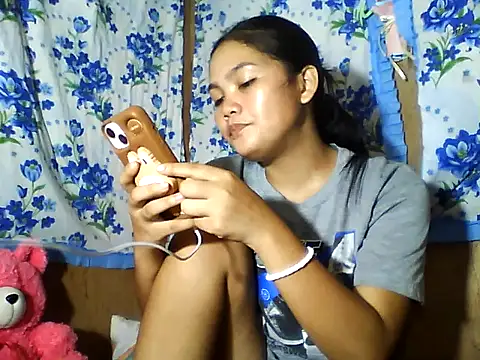 PinaySkinnyJust18 online show from 06-21-26, 09:59