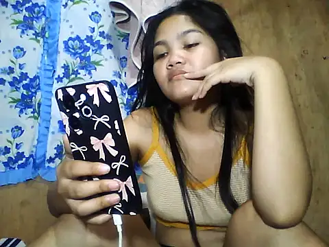 PinaySkinnyJust18 online show from 07-15-26, 10:50