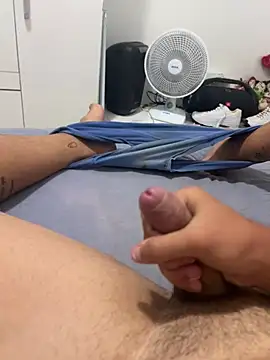 Snapshot of peuba12 chatting on 01-18-26, 09:51 peuba12 online show from 01-18-26, 09:51