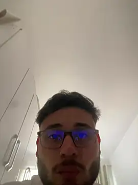 Snapshot of peuba12 chatting on 02-23-26, 01:23 peuba12 online show from 02-23-26, 01:23